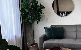 Myaka Appartement Wood
